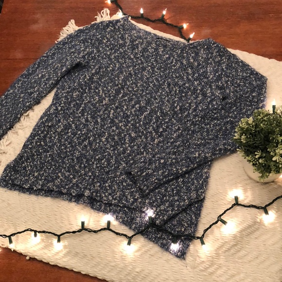 Blue and white comfy sweater - Picture 1 of 5
